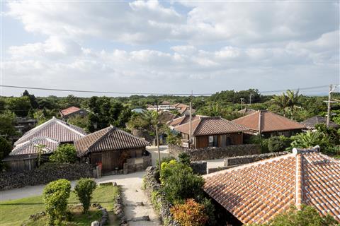 【竹富島】古民家集落　写真提供：竹富島観光協会